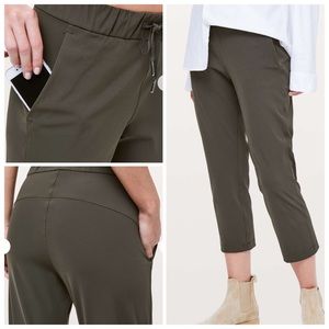 Lululemon On the fly crop luxtreme 10